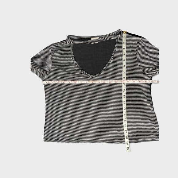 SILENCE + Noise Striped Cutout Choker Neck Crop Top Size Medium - Picture 5 of 5